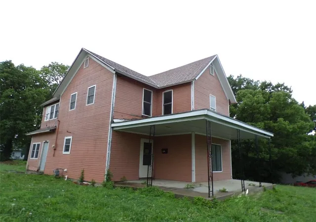 Homes for sale in Horton, KS | 344 W 10th St, Horton, KS 66439 | MLS# 2629100
