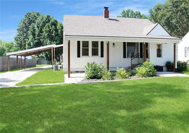 Homes for sale in Higginsville, MO | 603 W 29th St, Higginsville, MO 64037 | MLS# 2629121