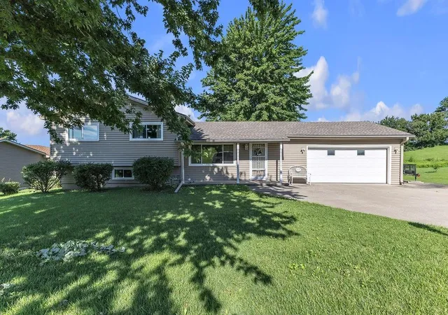 Homes for sale in St Joseph, MO | 5702 S 18th St, St Joseph, MO 64504 | MLS# 2629122