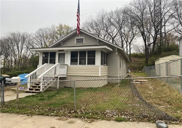 Homes for sale in Kansas City, MO | 436 Tullis Ave, Kansas City, MO 64125 | MLS# 2629123