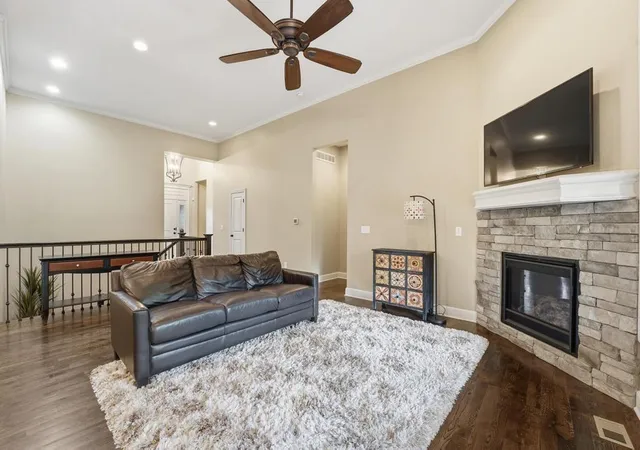 Homes for sale in Lenexa, KS | 19611 W 100Th St, Lenexa, KS 66220 | MLS# 2629130