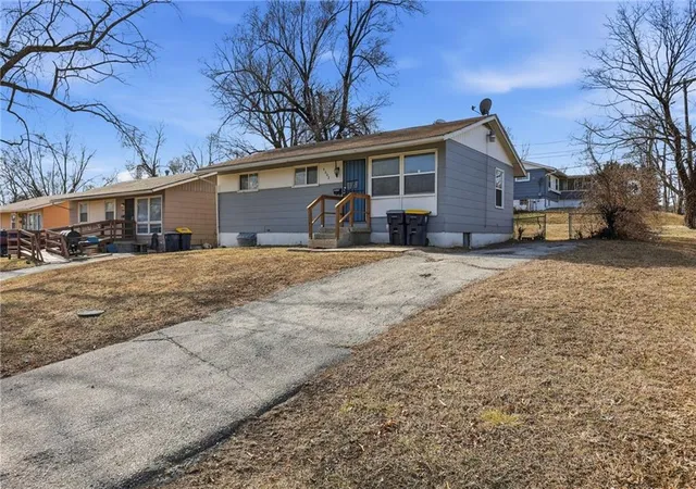 Photo 2 of Single family home for sale at 4602 Lister Ave, Kansas City, MO 64130 | MLS# 2629135 | Listing updated on 2026-08-08