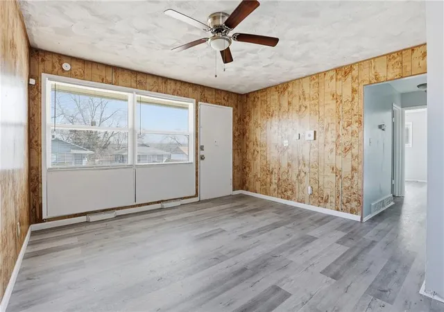 Photo 3 of Single family home for sale at 4602 Lister Ave, Kansas City, MO 64130 | MLS# 2629135 | Listing updated on 2026-08-08