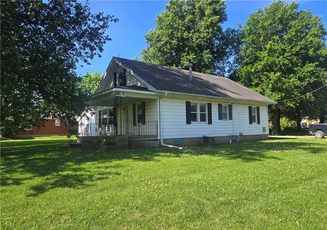 Homes for sale in Alma, MO | 310 N County Rd, Alma, MO 64001 | MLS# 2629138