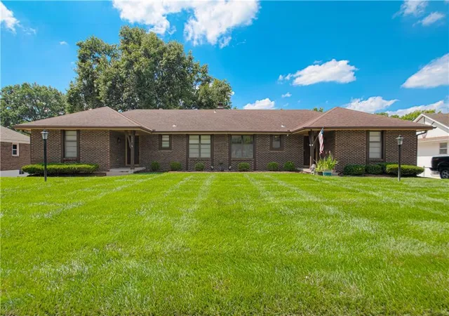 1st image of 607 609 E 117 St, Kansas City, MO 64131 | MLS# 2629140