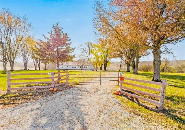 3rd image of 2675 W 215Th St, Bucyrus, KS 66013 | MLS# 2629141