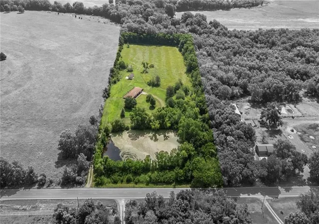 Homes for sale in Paola, KS | 33155 Block Rd, Paola, KS 66071 | MLS# 2629145
