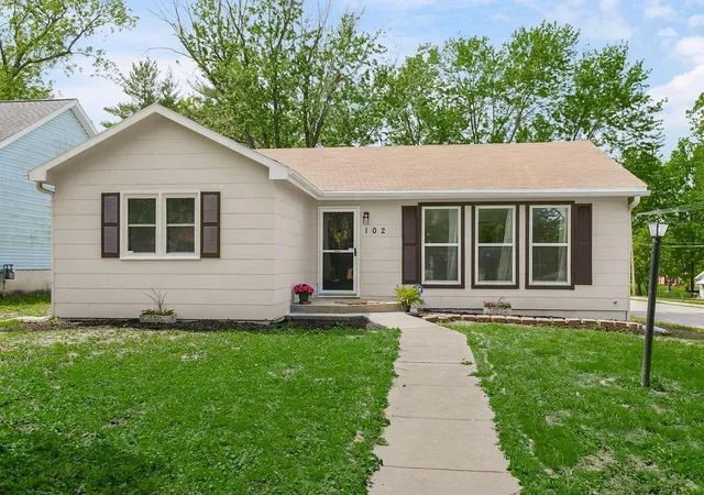 Homes for sale in Leavenworth, KS | 102 S 18th St, Leavenworth, KS 66048 | MLS# 2629151