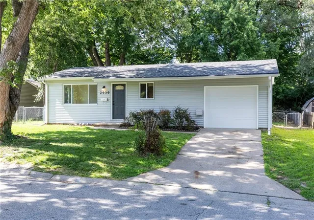Homes for sale in Saint Joseph, MO | 2409 Big Pine Ter, Saint Joseph, MO 64503 | MLS# 2629156