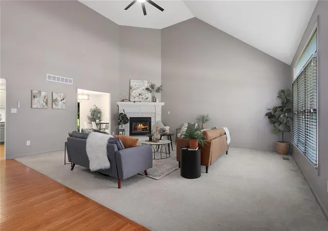 4th image of 1400 Sw Pacific Dr, Lees Summit, MO 64081 | MLS# 2629165