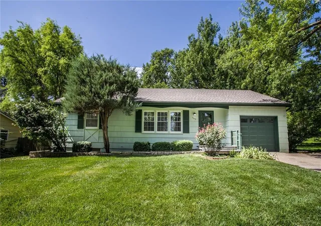 1st image of 7409 75th Ter, Kansas City, MO 64152 | MLS# 2629175
