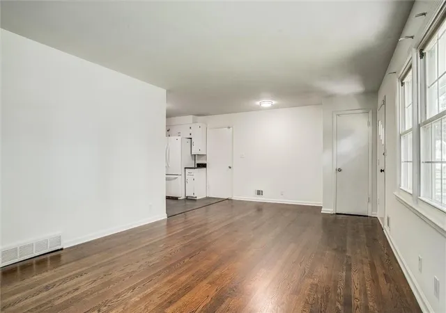 5th image of 7409 75Th Ter, Kansas City, MO 64152 | MLS# 2629175