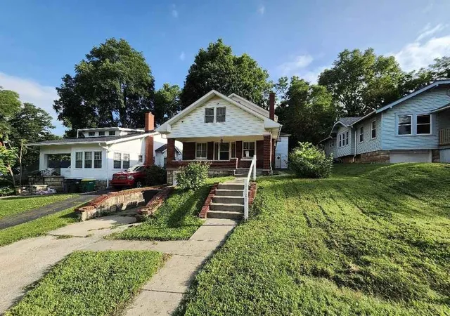 Homes for sale in Kansas City, KS | 3220 Barber Ave, Kansas City, KS 66106 | MLS# 2629181