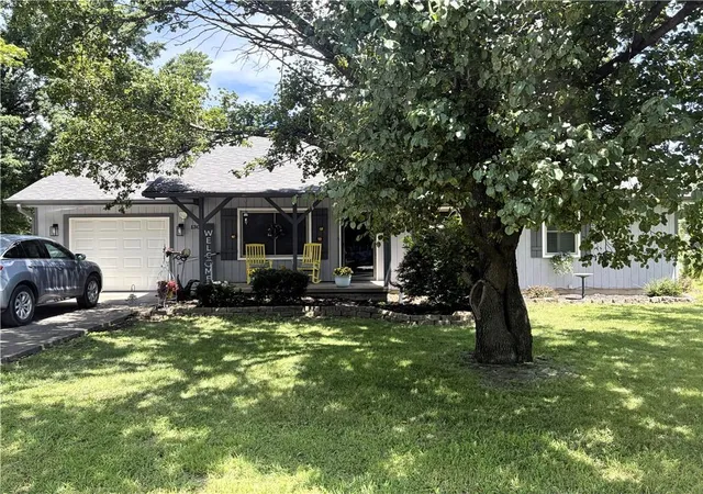 Homes for sale in Burlington, KS | 1302 Cumberland St, Burlington, KS 66839 | MLS# 2629184