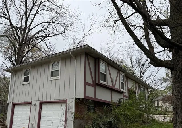 Homes for sale in Blue Springs, MO | 2009 Se Abbey St, Blue Springs, MO 64014 | MLS# 2629188