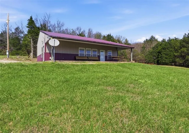 Homes for sale in Warsaw, MO | 21756 Flippin Rd, Warsaw, MO 65355 | MLS# 2629191