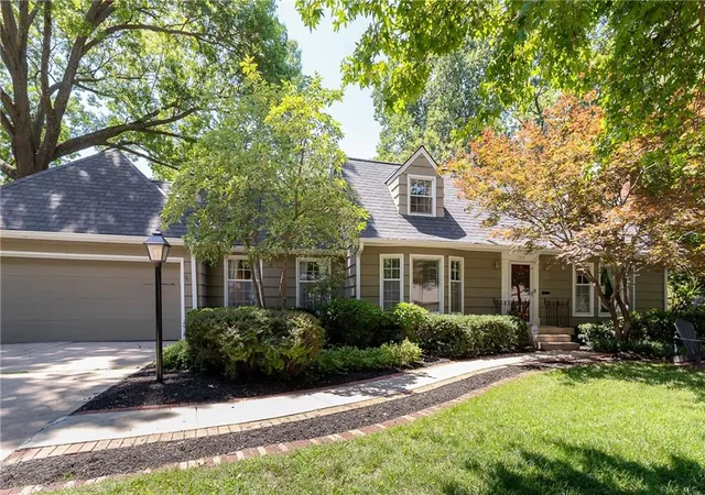 2nd image of 3921 W 58 Street, Fairway, KS 66205 | MLS# 2629199