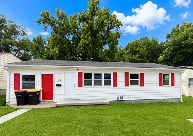 Homes for sale in Excelsior Springs, MO | 107 Berton Rd, Excelsior Springs, MO 64024 | MLS# 2629210