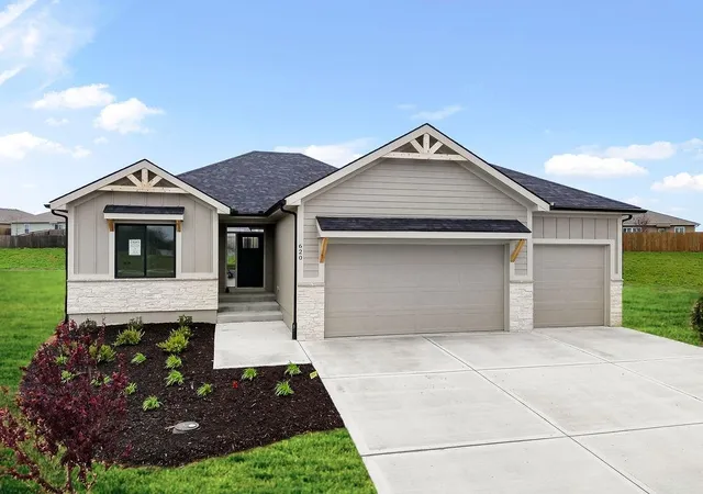 1st image of 8000 Se Hoot Owl St, Blue Springs, MO 64014 | MLS# 2629218