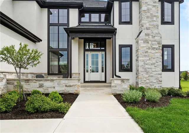 3rd image of 11705 W 170Th St, Overland Park, KS 66221 | MLS# 2629224