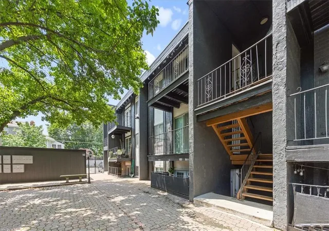 Photo 4 of Condo for sale at 809 W 40th Street #19, Kansas City, MO 64111 | MLS# 2629241 | Listing updated on 2026-08-31