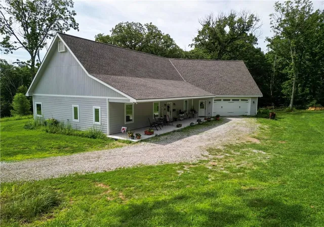 Photo 4 of Single family home for sale at 2163 E 500 Road, Lecompton, KS 66050 | MLS# 2629243 | Listing updated on 2026-07-31