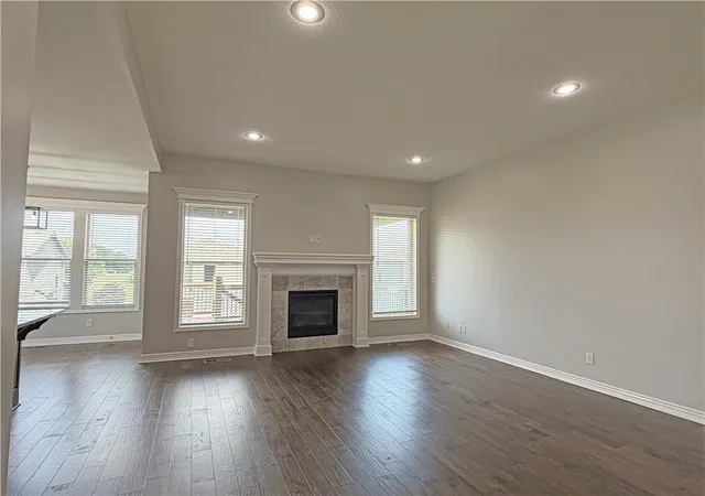 Photo 3 of Sale Pending at 1029 NE Copperwood Dr, Lees Summit, MO 64086 | MLS# 2629245 | Listing updated on 2026-09-02