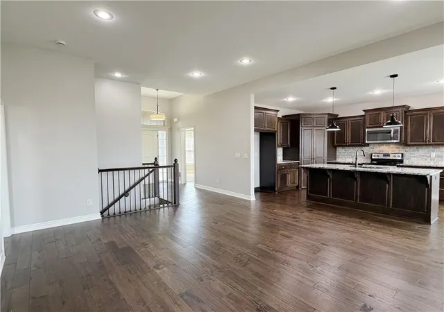 Photo 4 of Sale Pending at 1029 NE Copperwood Dr, Lees Summit, MO 64086 | MLS# 2629245 | Listing updated on 2026-09-02