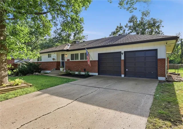 Homes for sale in Raytown, MO | 6426 Harvard Ave, Raytown, MO 64133 | MLS# 2629246