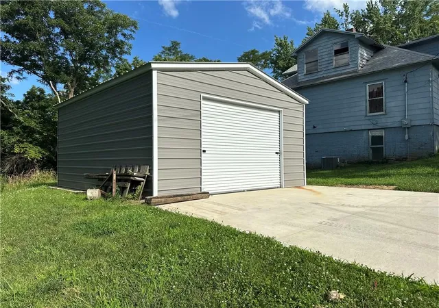 Homes for sale in Lexington, MO | 135 N 11Th St, Lexington, MO 64067 | MLS# 2629247