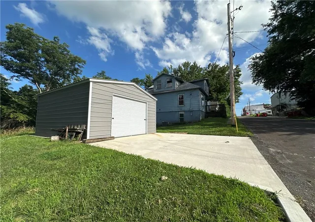 Homes for sale in Lexington, MO | 135 N 11th St, Lexington, MO 64067 | MLS# 2629247