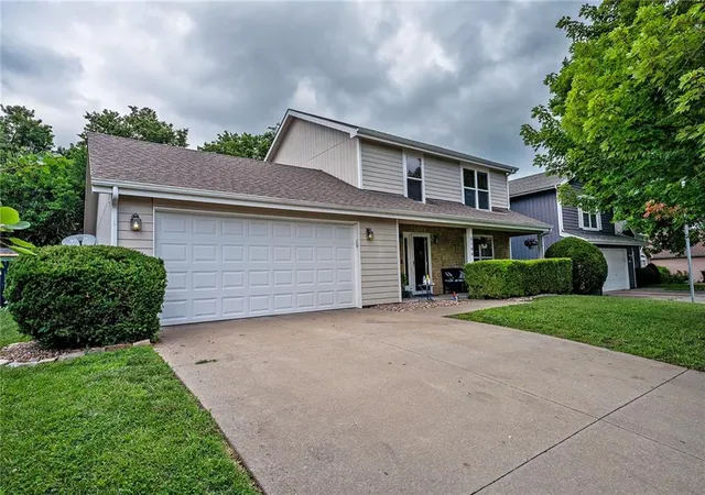 Homes for sale in Lawrence, KS | 2108 E 26th St, Lawrence, KS 66046 | MLS# 2629249