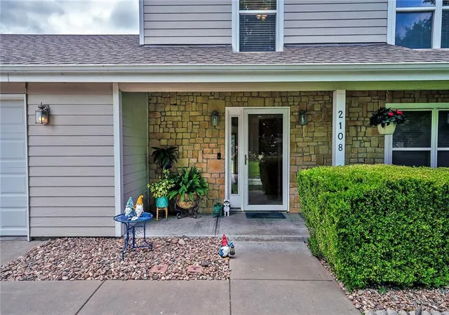 Homes for sale in Lawrence, KS | 2108 E 26th St, Lawrence, KS 66046 | MLS# 2629249