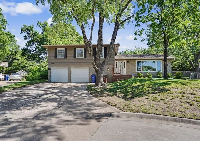 Homes for sale in Lawrence, KS | 2624 Bardith Ct, Lawrence, KS 66046 | MLS# 2629250