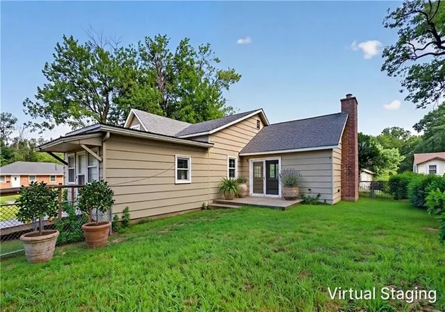 Homes for sale in Nevada, MO | 935 W Walnut St, Nevada, MO 64772 | MLS# 2629261