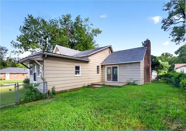 Homes for sale in Nevada, MO | 935 W Walnut St, Nevada, MO 64772 | MLS# 2629261
