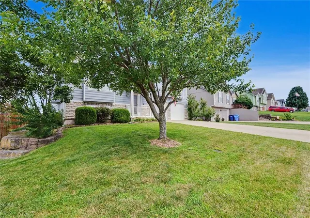 Homes for sale in Tonganoxie, KS | 953 N Hickory Dr, Tonganoxie, KS 66086 | MLS# 2629265