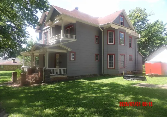 Homes for sale in Iola, KS | 824 North St, Iola, KS 66749 | MLS# 2629272