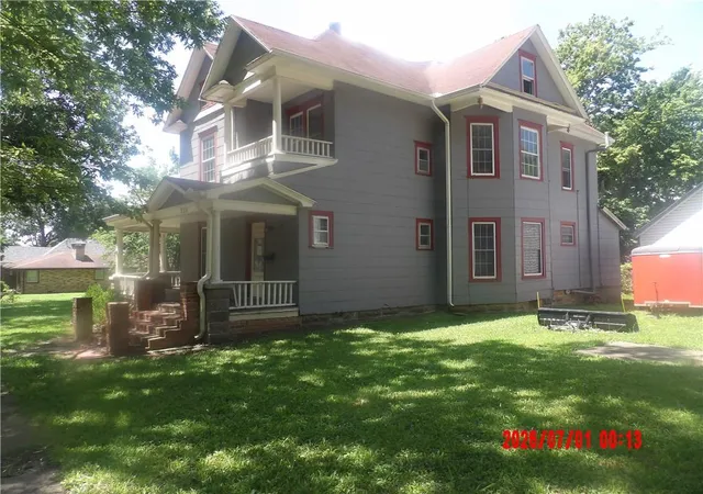 Homes for sale in Iola, KS | 824 North St, Iola, KS 66749 | MLS# 2629272