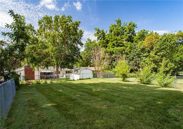 Homes for sale in Kansas City, MO | 11813 E 47th Ter, Kansas City, MO 64133 | MLS# 2629283