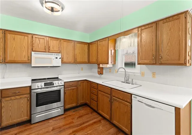 Homes for sale in Kansas City, MO | 11813 E 47Th Ter, Kansas City, MO 64133 | MLS# 2629283