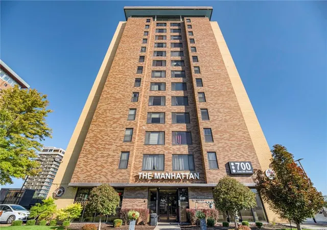 Homes for sale in Kansas City, MO | 700 E 8th St #16O, Kansas City, MO 64106 | MLS# 2629287