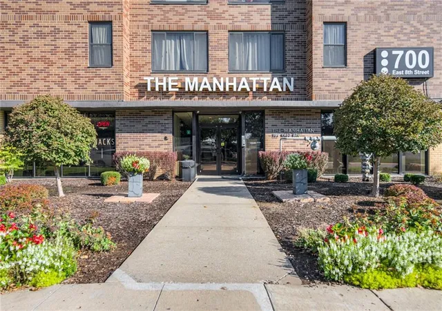 Homes for sale in Kansas City, MO | 700 E 8th St #16O, Kansas City, MO 64106 | MLS# 2629287