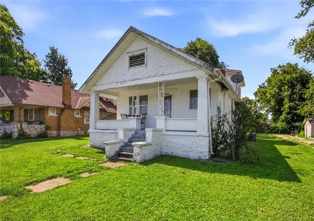 3rd image of 3405 State Ave, Kansas City, KS 66102 | MLS# 2629295