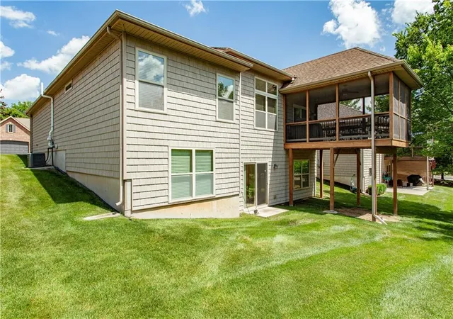 3rd image of 3404 S Wood Ave, Independence, MO 64057 | MLS# 2629305