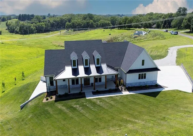 91st image of 2 Se Woodview Rd N/a, St Joseph, MO 64507 | MLS# 2629308
