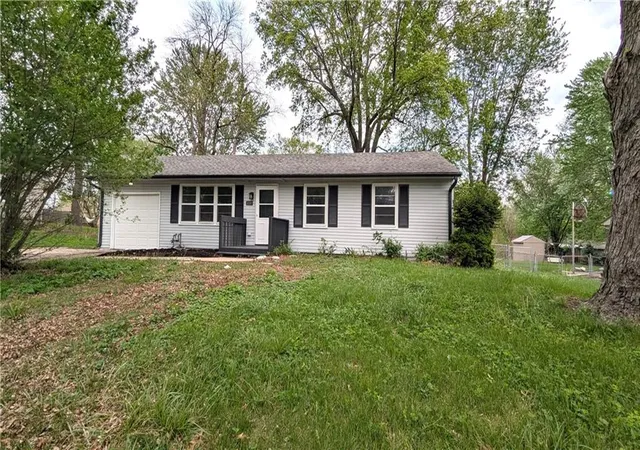 Homes for sale in Raytown, MO | 11708 E 75th St, Raytown, MO 64138 | MLS# 2629319