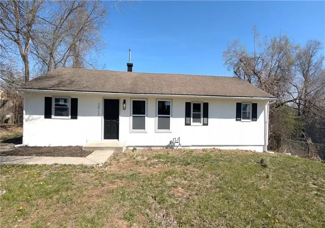 Photo 1 of Sale Pending at 3812 E 93rd Street, Kansas City, MO 64132 | MLS# 2629320 | Listing updated on 2026-09-02
