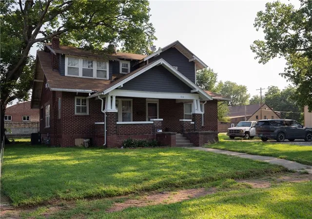 2nd image of 304 E 4th St, Cherryvale, KS 67335 | MLS# 2629322