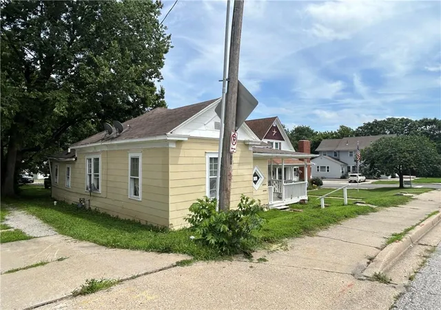 3rd image of 525 S Crysler Ave, Independence, MO 64052 | MLS# 2629327